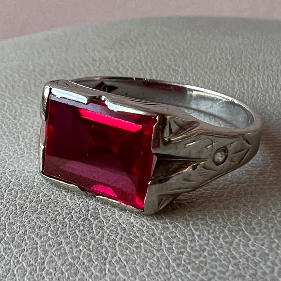 VINTAGE ART DECO 14K WHITE GOLD EMERALD CUT SYNTHETIC RUBY RING UNISEX MEN WOMAN - Picture 4 of 16